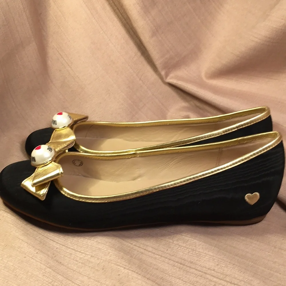 NWT Moschino Maggie B ballet flats